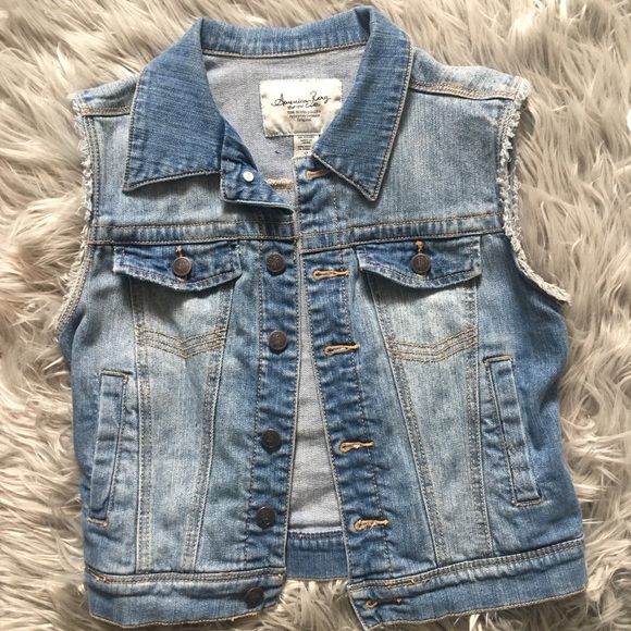 ✨SALE✨ American Rag Jean Vest - Picture 1 of 3